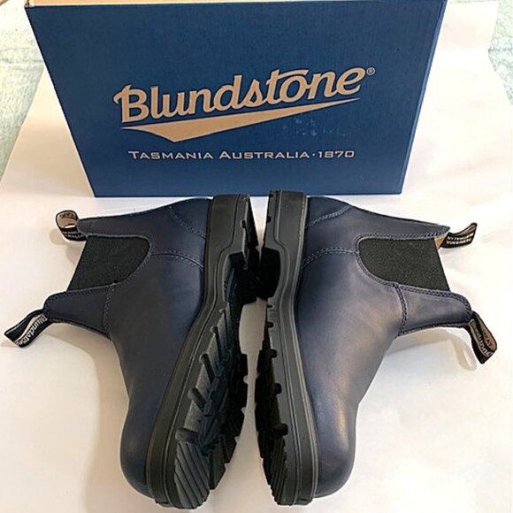 Blundstone 2246 Chelsea Boots - Leather, Men US Size 10.5 **Navy Color main image 5